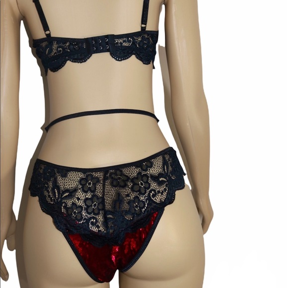 Laced Crushed Velvet Lingerie Set - Picture 5 of 5